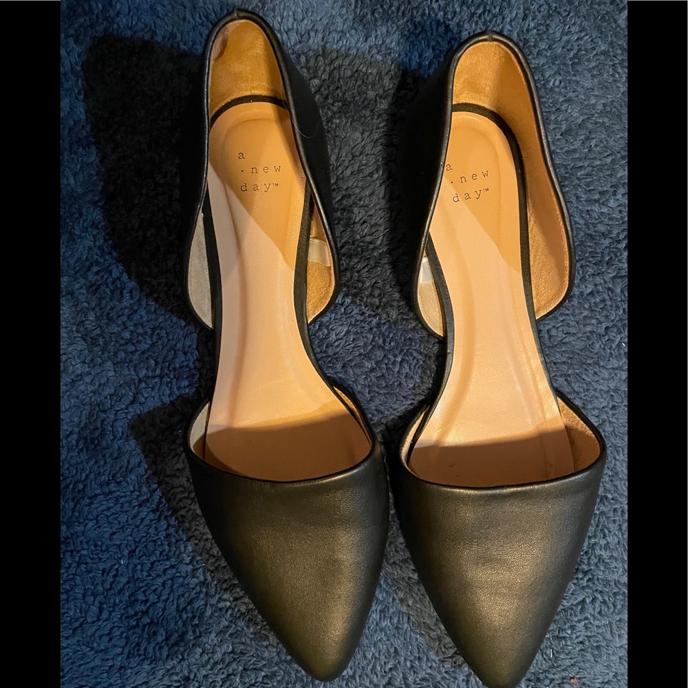 Size 11 black flats